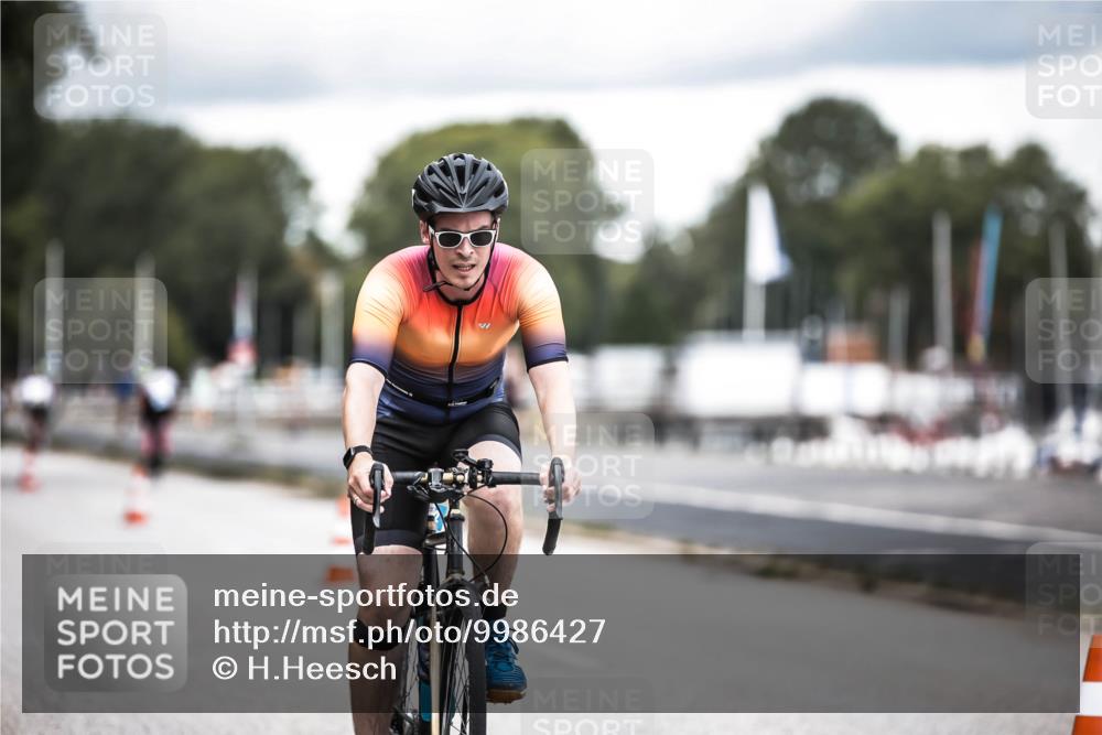 16.08.2026 - KN Förde Triathlon 2026 H.Heesch http://msf.ph/oto/9986427 16.08.2026 13:10:17 Radfahren 592, 710 meine-sportfotos.de