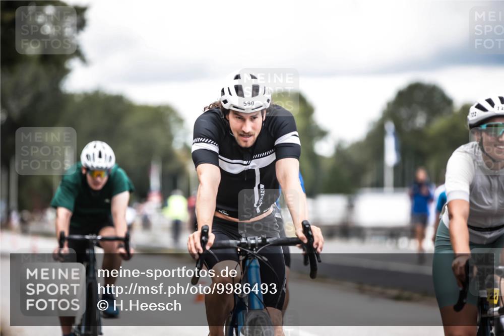 16.08.2026 - KN Förde Triathlon 2026 H.Heesch http://msf.ph/oto/9986493 16.08.2026 13:10:53 Radfahren 590, 602, 607, 722 meine-sportfotos.de