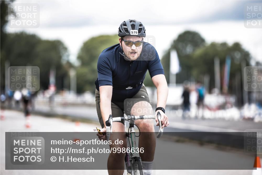16.08.2026 - KN Förde Triathlon 2026 H.Heesch http://msf.ph/oto/9986636 16.08.2026 13:11:26 Radfahren 557, 576, 604, 608, 703, 716 meine-sportfotos.de