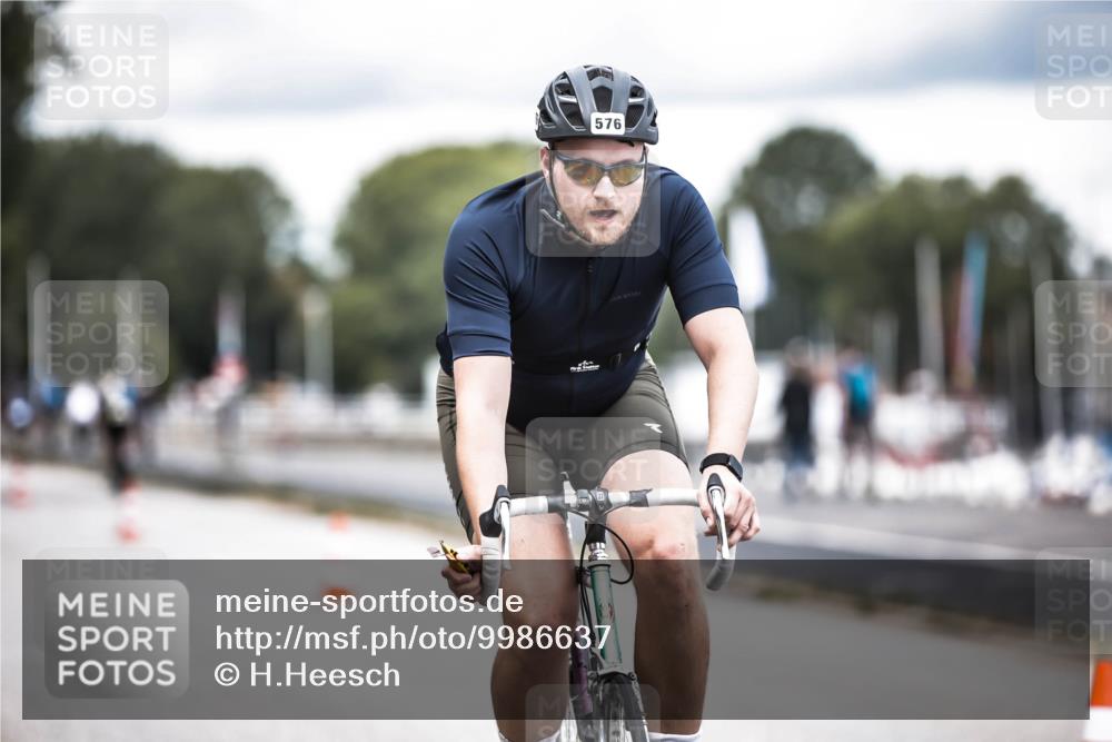 16.08.2026 - KN Förde Triathlon 2026 H.Heesch http://msf.ph/oto/9986637 16.08.2026 13:11:26 Radfahren 557, 576, 604, 608, 703, 716 meine-sportfotos.de