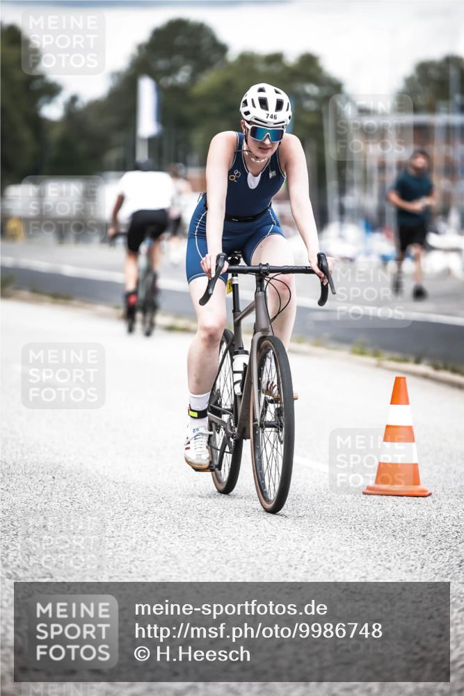 16.08.2026 - KN Förde Triathlon 2026 H.Heesch http://msf.ph/oto/9986748 16.08.2026 13:12:07 Radfahren 512, 555, 578, 589, 705, 726, 729, 739, 746 meine-sportfotos.de
