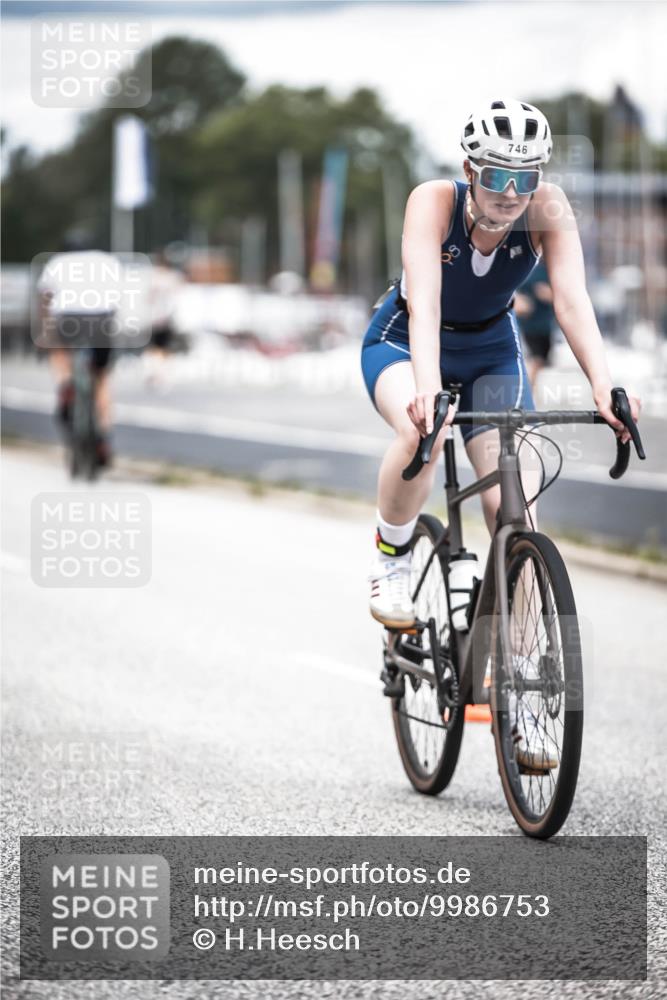 16.08.2026 - KN Förde Triathlon 2026 H.Heesch http://msf.ph/oto/9986753 16.08.2026 13:12:07 Radfahren 512, 555, 578, 589, 705, 726, 729, 739, 746 meine-sportfotos.de