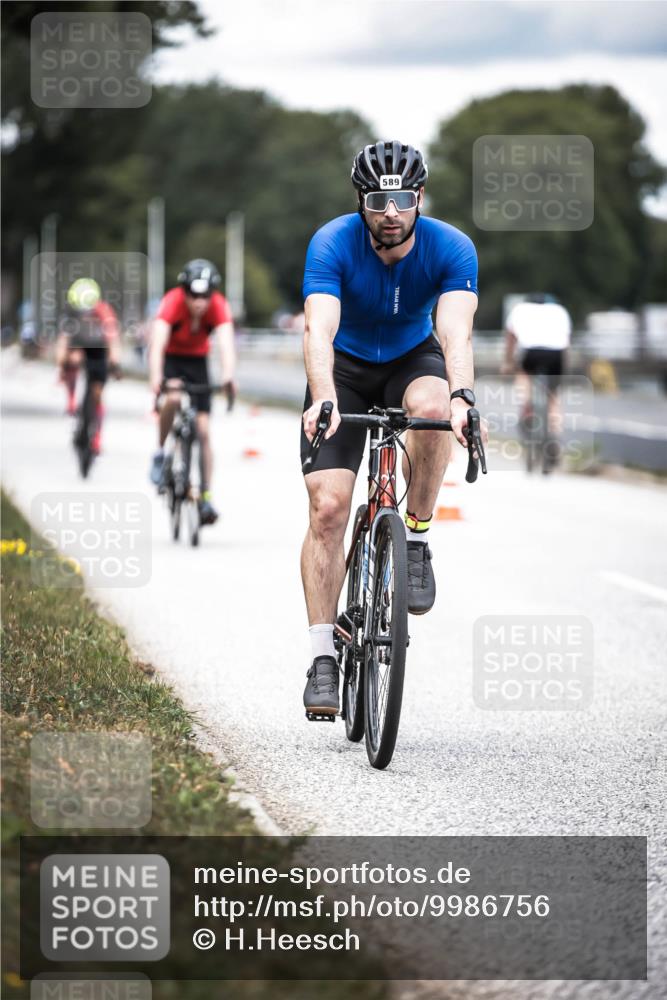 16.08.2026 - KN Förde Triathlon 2026 H.Heesch http://msf.ph/oto/9986756 16.08.2026 13:12:08 Radfahren 555, 578, 589, 705, 726, 729, 739, 746 meine-sportfotos.de