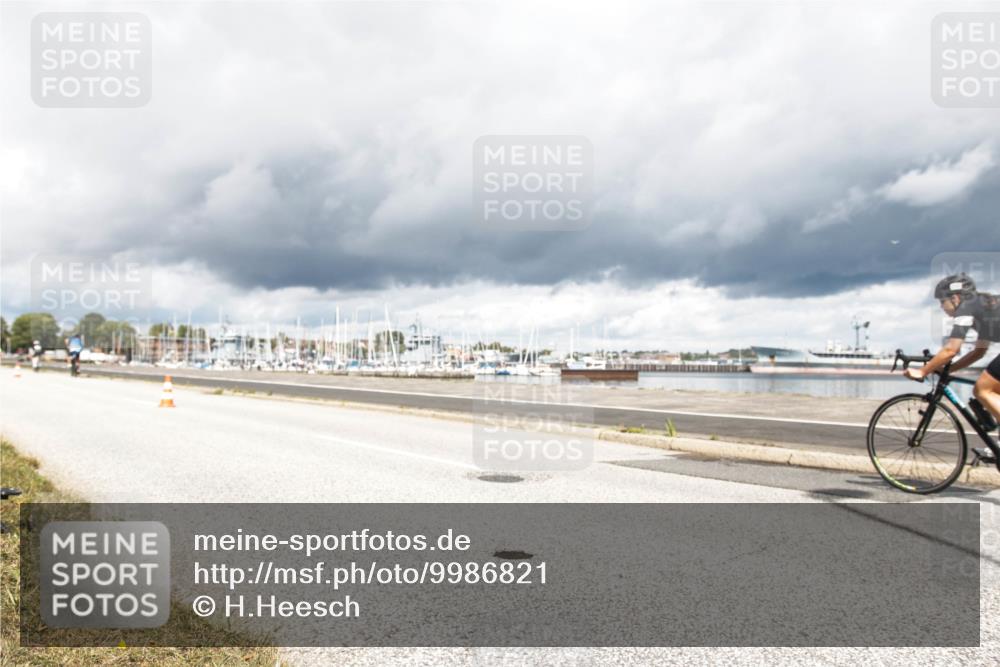 16.08.2026 - KN Förde Triathlon 2026 H.Heesch http://msf.ph/oto/9986821 16.08.2026 12:56:40 Radfahren 518, 521, 545, 718, 723 meine-sportfotos.de