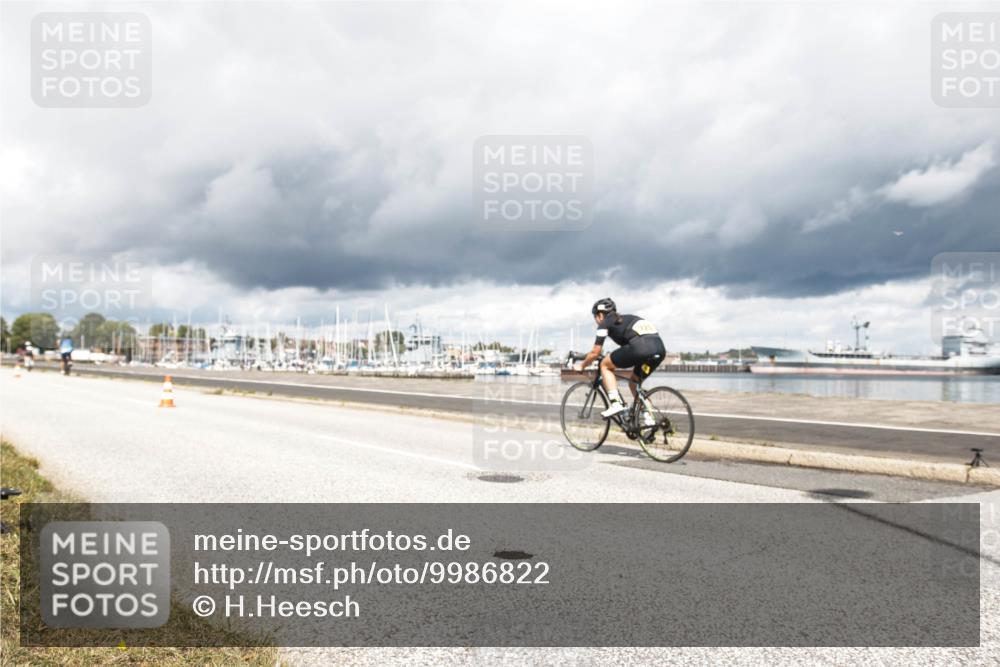 16.08.2026 - KN Förde Triathlon 2026 H.Heesch http://msf.ph/oto/9986822 16.08.2026 12:56:40 Radfahren 518, 521, 545, 718, 723 meine-sportfotos.de