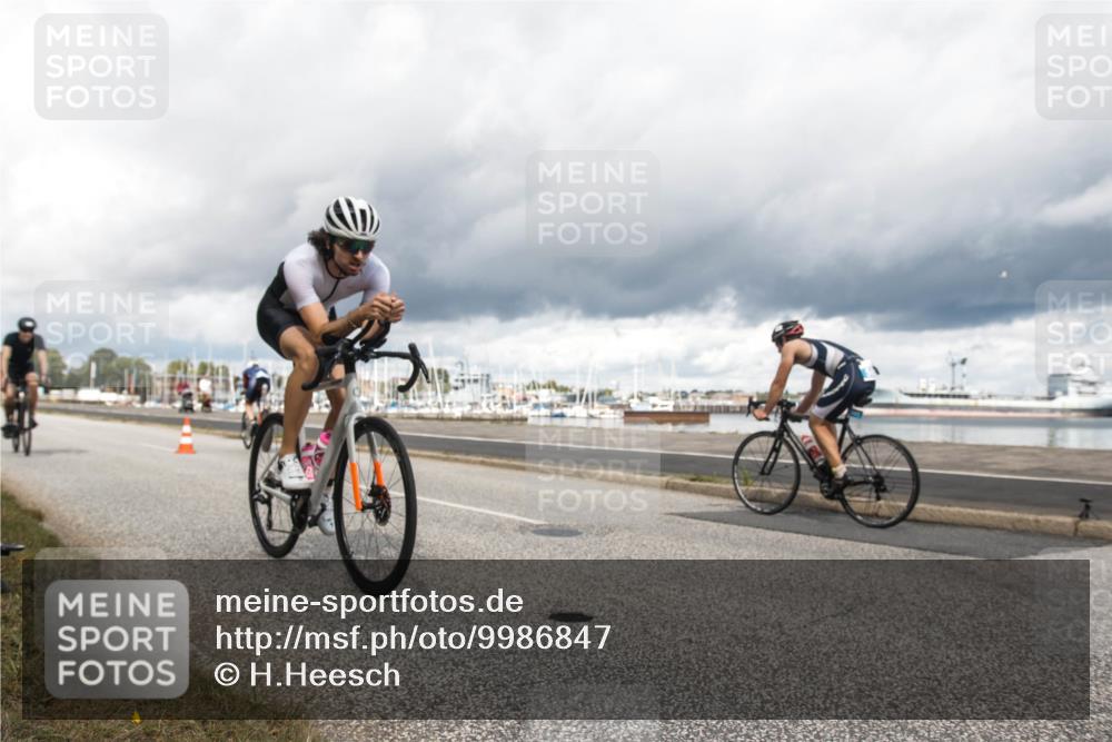 16.08.2026 - KN Förde Triathlon 2026 H.Heesch http://msf.ph/oto/9986847 16.08.2026 12:57:26 Radfahren 196, 514, 520, 565, 591, 605 meine-sportfotos.de