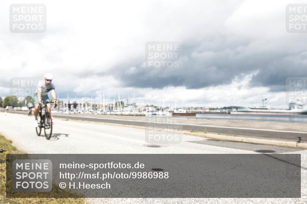 16.08.2026 - KN Förde Triathlon 2026 H.Heesch http://msf.ph/oto/9986988 16.08.2026 12:59:56 Radfahren 553, 558, 581, 599, 605, 738 meine-sportfotos.de