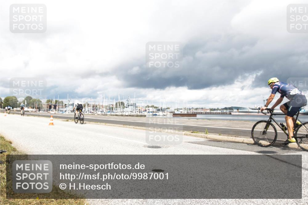 16.08.2026 - KN Förde Triathlon 2026 H.Heesch http://msf.ph/oto/9987001 16.08.2026 13:00:03 Radfahren 525, 558 meine-sportfotos.de