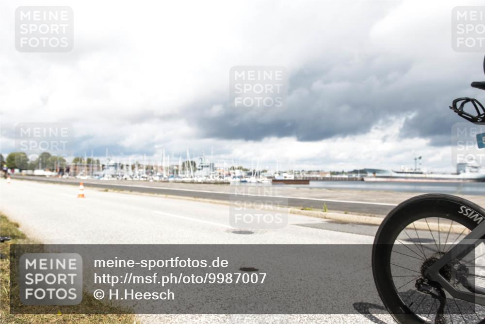 16.08.2026 - KN Förde Triathlon 2026 H.Heesch http://msf.ph/oto/9987007 16.08.2026 13:00:09 Radfahren 525, 559 meine-sportfotos.de