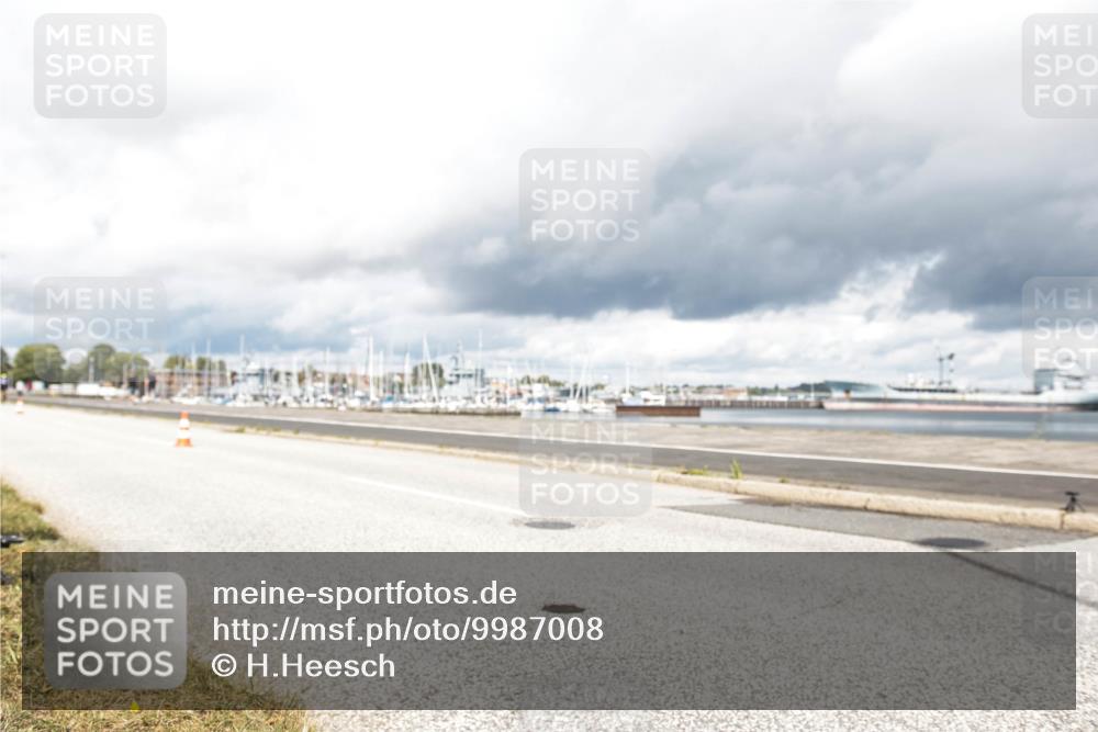16.08.2026 - KN Förde Triathlon 2026 H.Heesch http://msf.ph/oto/9987008 16.08.2026 13:00:10 Radfahren 525, 559 meine-sportfotos.de