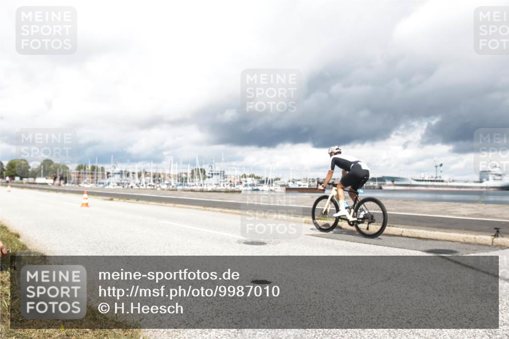 16.08.2026 - KN Förde Triathlon 2026 H.Heesch http://msf.ph/oto/9987010 16.08.2026 13:00:13 Radfahren 576 meine-sportfotos.de