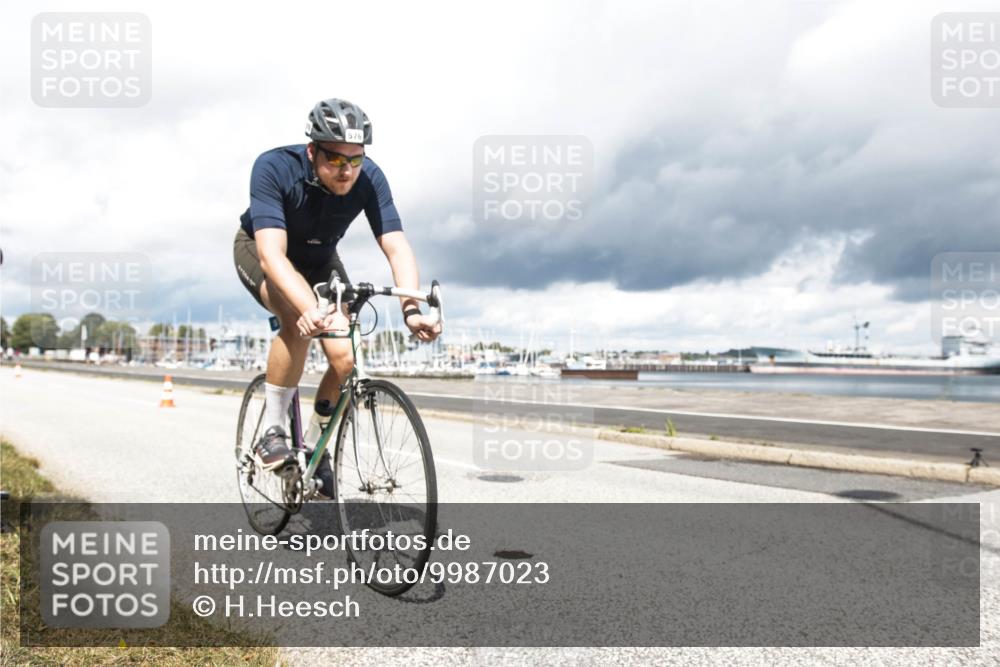 16.08.2026 - KN Förde Triathlon 2026 H.Heesch http://msf.ph/oto/9987023 16.08.2026 13:00:19 Radfahren 551, 576, 701, 732, 735 meine-sportfotos.de