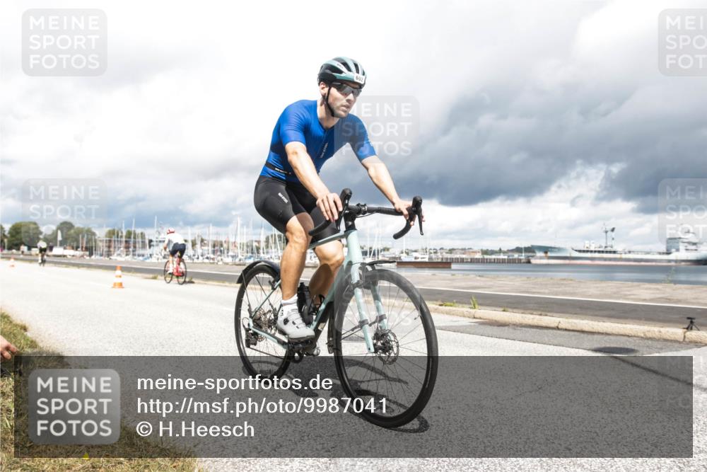 16.08.2026 - KN Förde Triathlon 2026 H.Heesch http://msf.ph/oto/9987041 16.08.2026 13:00:29 Radfahren 524, 577, 589, 601, 602, 722, 736, 743 meine-sportfotos.de