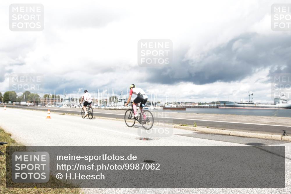 16.08.2026 - KN Förde Triathlon 2026 H.Heesch http://msf.ph/oto/9987062 16.08.2026 13:01:35 Radfahren 541, 595, 606, 710 meine-sportfotos.de