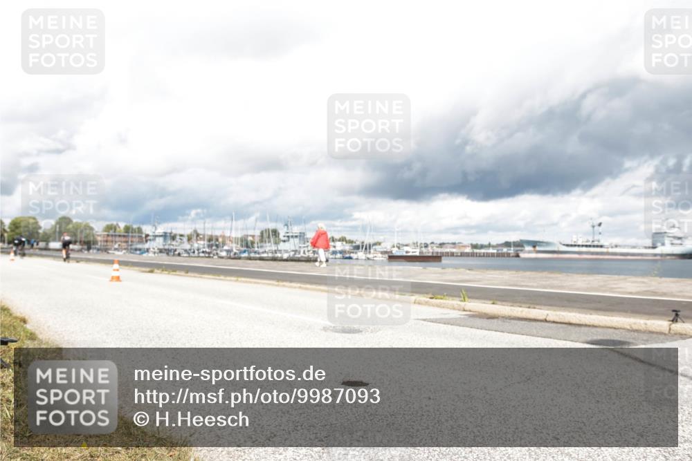16.08.2026 - KN Förde Triathlon 2026 H.Heesch http://msf.ph/oto/9987093 16.08.2026 13:01:53 Radfahren 532, 598, 719, 730, 733, 738 meine-sportfotos.de