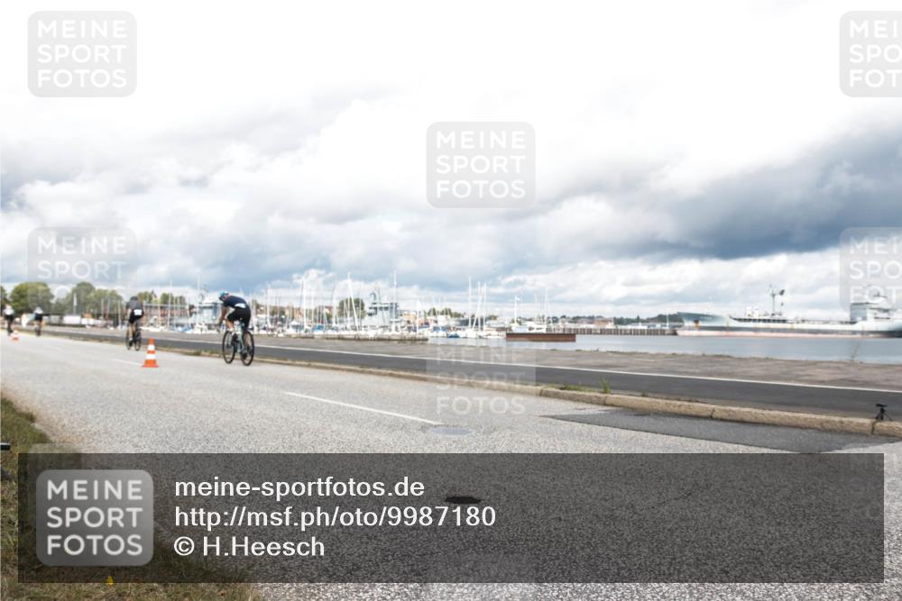 16.08.2026 - KN Förde Triathlon 2026 H.Heesch http://msf.ph/oto/9987180 16.08.2026 13:04:15 Radfahren 571, 606, 721 meine-sportfotos.de