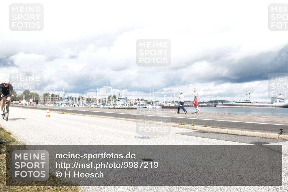 16.08.2026 - KN Förde Triathlon 2026 H.Heesch http://msf.ph/oto/9987219 16.08.2026 13:04:46 Radfahren 555, 705, 717 meine-sportfotos.de