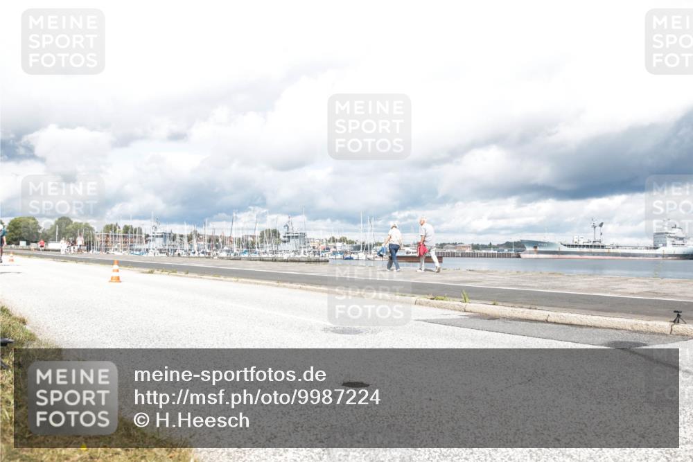 16.08.2026 - KN Förde Triathlon 2026 H.Heesch http://msf.ph/oto/9987224 16.08.2026 13:04:48 Radfahren 555, 705, 717 meine-sportfotos.de