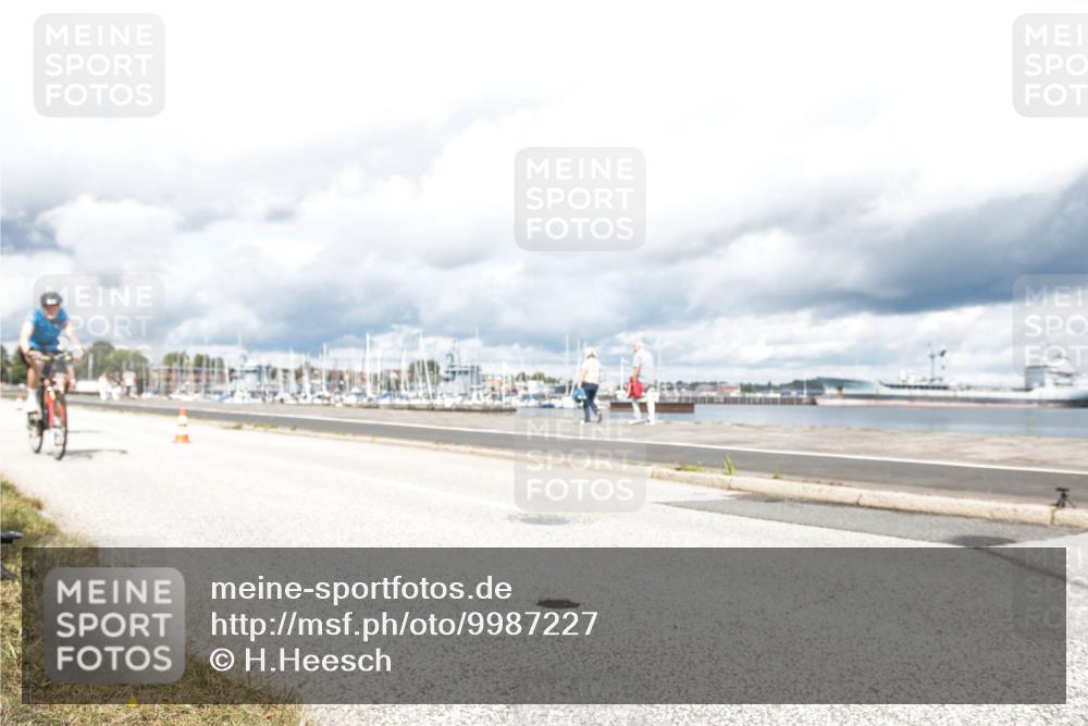 16.08.2026 - KN Förde Triathlon 2026 H.Heesch http://msf.ph/oto/9987227 16.08.2026 13:04:49 Radfahren 555, 705, 717, 727 meine-sportfotos.de