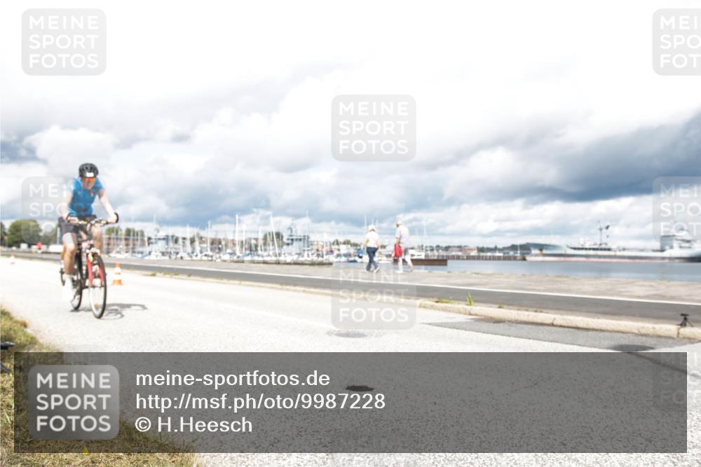 16.08.2026 - KN Förde Triathlon 2026 H.Heesch http://msf.ph/oto/9987228 16.08.2026 13:04:49 Radfahren 555, 705, 717, 727 meine-sportfotos.de