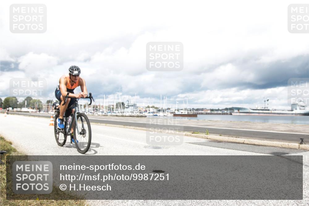 16.08.2026 - KN Förde Triathlon 2026 H.Heesch http://msf.ph/oto/9987251 16.08.2026 13:05:07 Radfahren 196, 502, 508, 708, 742 meine-sportfotos.de