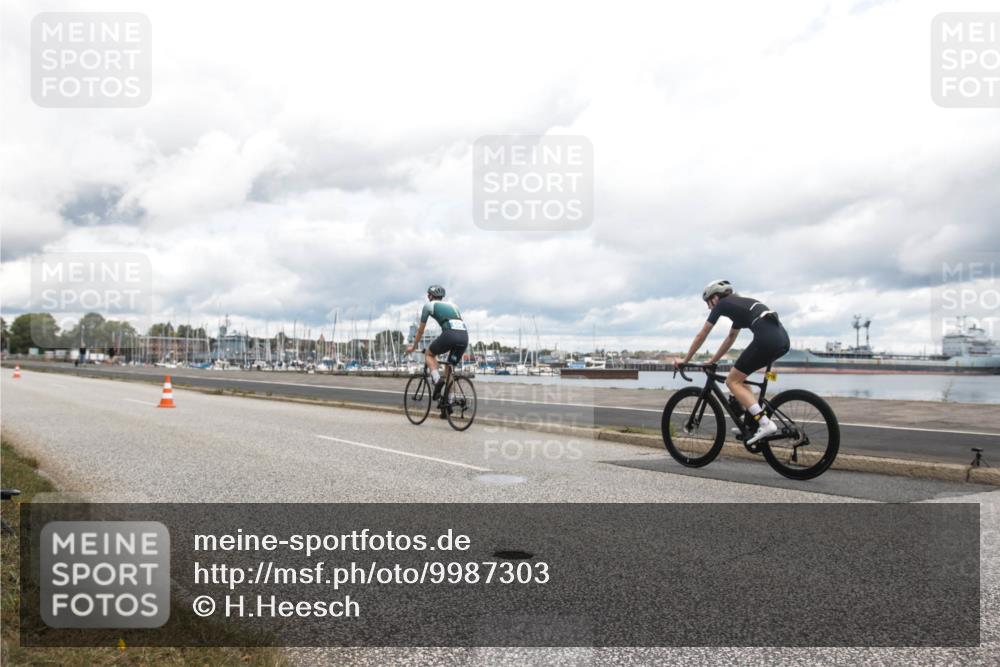16.08.2026 - KN Förde Triathlon 2026 H.Heesch http://msf.ph/oto/9987303 16.08.2026 13:06:29 Radfahren 527, 580, 709, 725 meine-sportfotos.de