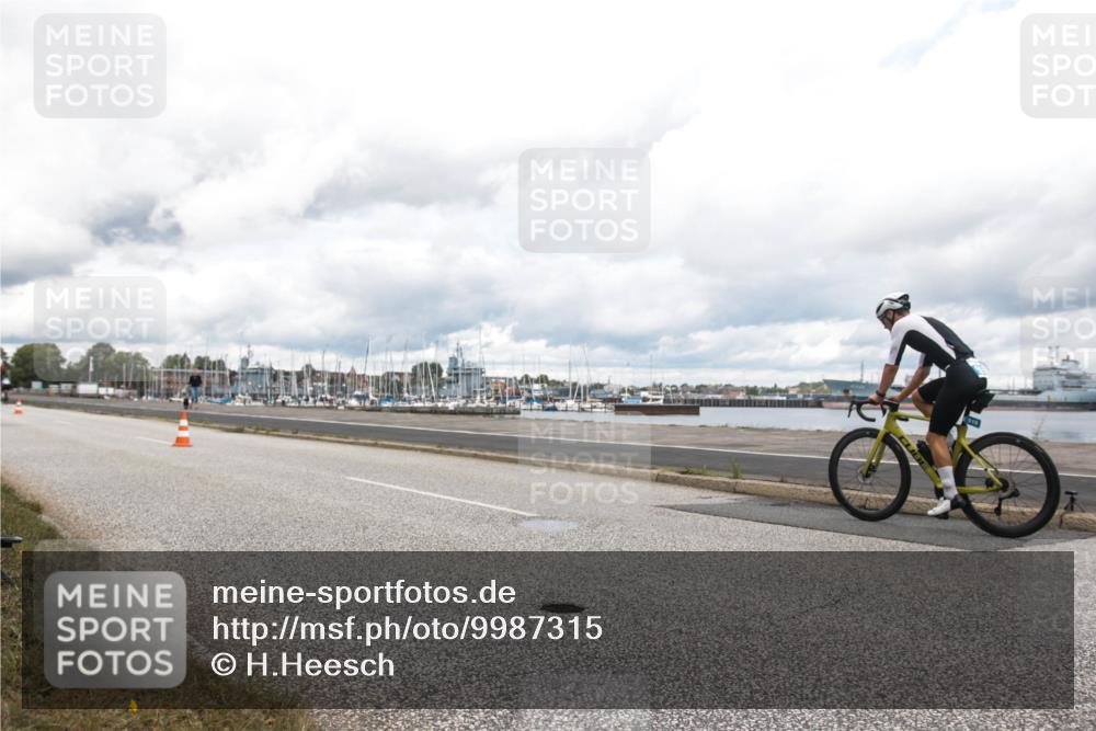 16.08.2026 - KN Förde Triathlon 2026 H.Heesch http://msf.ph/oto/9987315 16.08.2026 13:06:53 Radfahren 520, 583, 723 meine-sportfotos.de