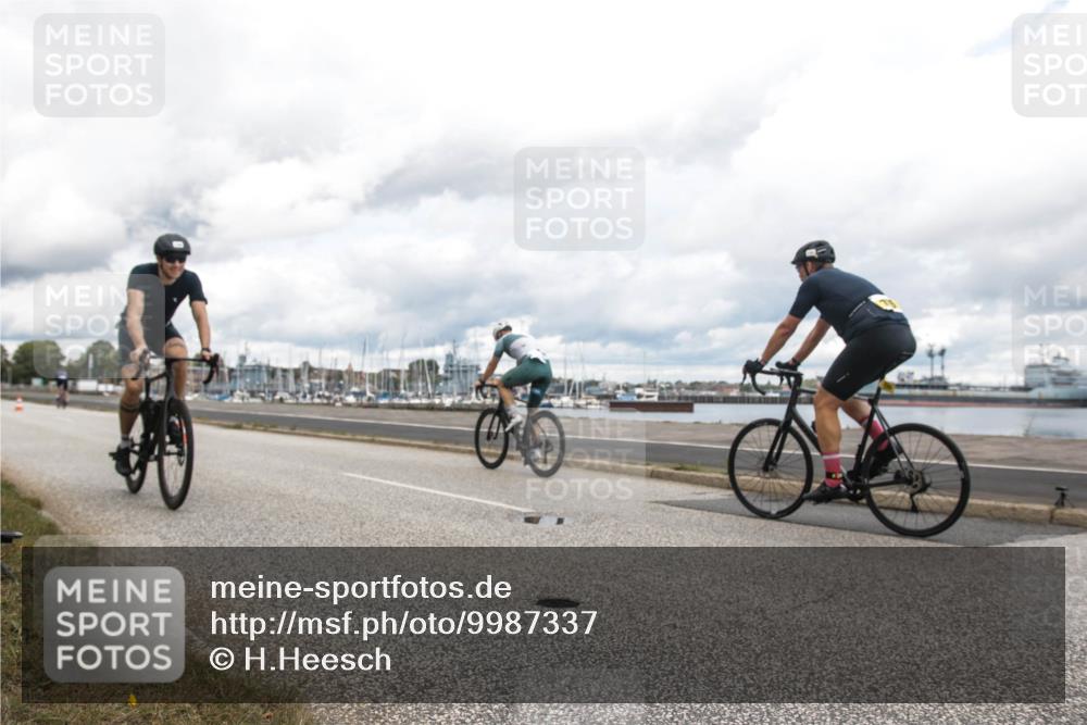 16.08.2026 - KN Förde Triathlon 2026 H.Heesch http://msf.ph/oto/9987337 16.08.2026 13:07:32 Radfahren 196, 513, 592, 718 meine-sportfotos.de