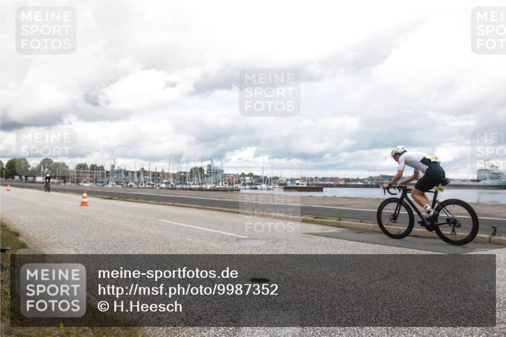 16.08.2026 - KN Förde Triathlon 2026 H.Heesch http://msf.ph/oto/9987352 16.08.2026 13:08:04 Radfahren 566, 579, 710 meine-sportfotos.de