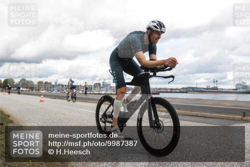 16.08.2026 - KN Förde Triathlon 2026 H.Heesch http://msf.ph/oto/9987387 16.08.2026 13:09:16 Radfahren 520, 522, 525, 557, 558, 737 meine-sportfotos.de