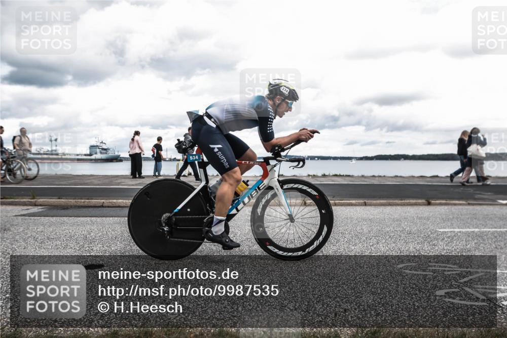 16.08.2026 - KN Förde Triathlon 2026 H.Heesch http://msf.ph/oto/9987535 16.08.2026 13:15:20 Radfahren 575, 708, 711 meine-sportfotos.de