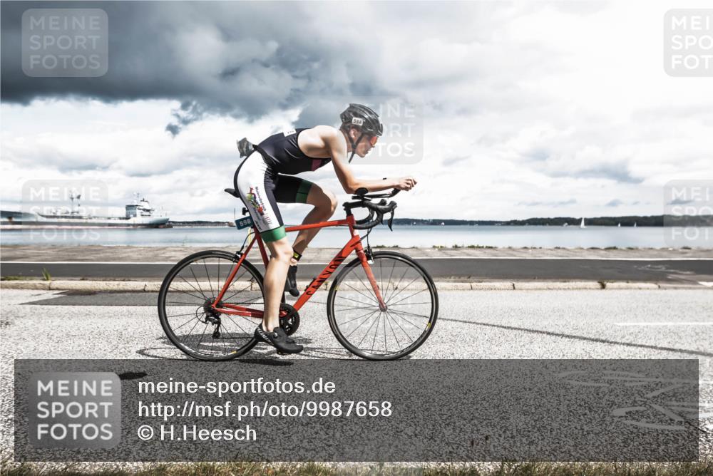 16.08.2026 - KN Förde Triathlon 2026 H.Heesch http://msf.ph/oto/9987658 16.08.2026 13:20:15 Radfahren 549, 584 meine-sportfotos.de