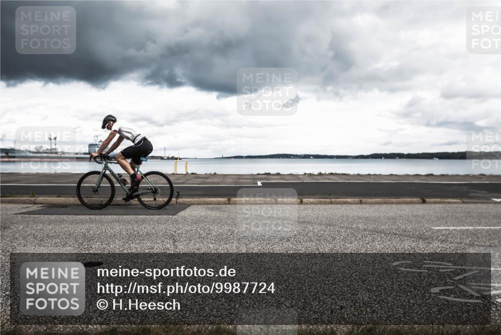 16.08.2026 - KN Förde Triathlon 2026 H.Heesch http://msf.ph/oto/9987724 16.08.2026 13:23:21 Radfahren 533, 569, 571, 575, 587, 604, 611 meine-sportfotos.de