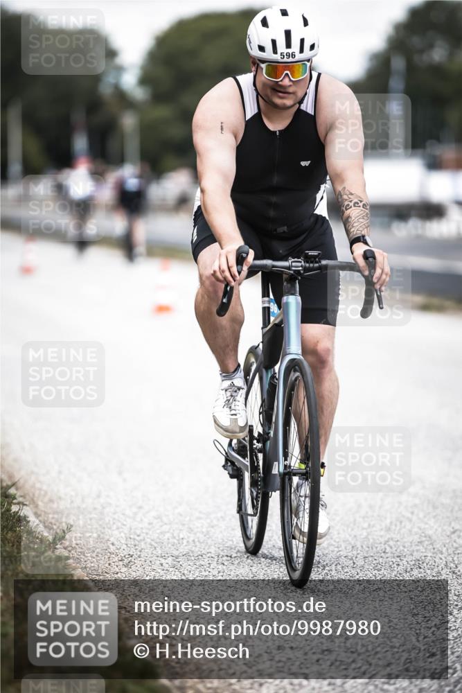 16.08.2026 - KN Förde Triathlon 2026 H.Heesch http://msf.ph/oto/9987980 16.08.2026 13:12:22 Radfahren 596, 701 meine-sportfotos.de