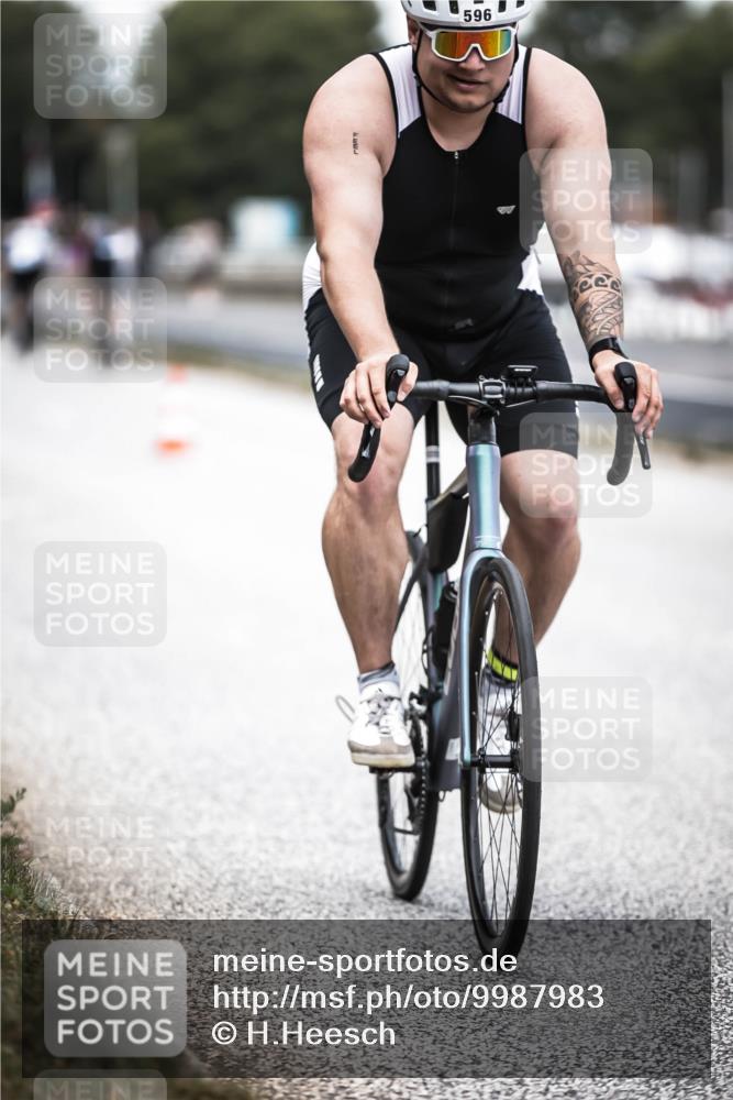 16.08.2026 - KN Förde Triathlon 2026 H.Heesch http://msf.ph/oto/9987983 16.08.2026 13:12:22 Radfahren 596, 701 meine-sportfotos.de