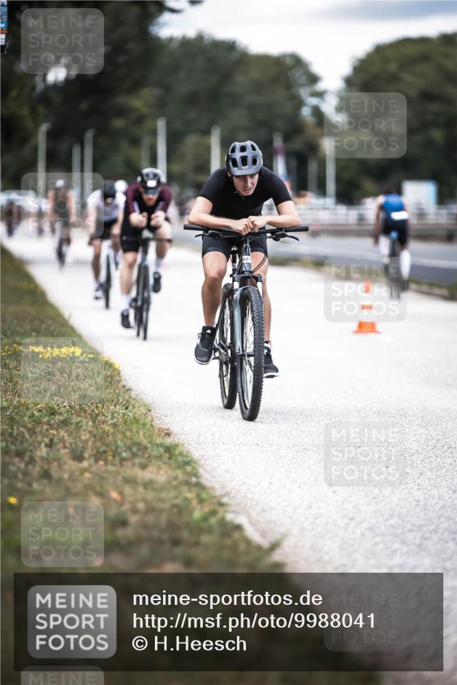 16.08.2026 - KN Förde Triathlon 2026 H.Heesch http://msf.ph/oto/9988041 16.08.2026 13:12:57 Radfahren 549, 601, 606, 733 meine-sportfotos.de