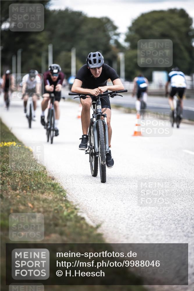 16.08.2026 - KN Förde Triathlon 2026 H.Heesch http://msf.ph/oto/9988046 16.08.2026 13:12:57 Radfahren 549, 601, 606, 733 meine-sportfotos.de