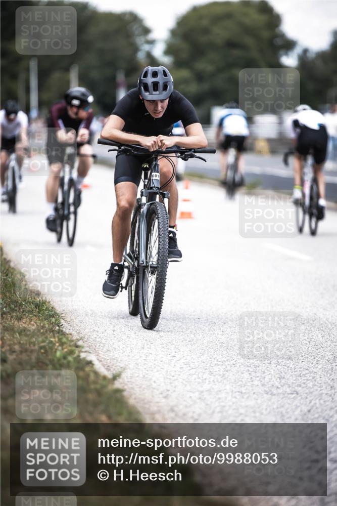 16.08.2026 - KN Förde Triathlon 2026 H.Heesch http://msf.ph/oto/9988053 16.08.2026 13:12:58 Radfahren 549, 556, 588, 601, 606, 733, 734 meine-sportfotos.de