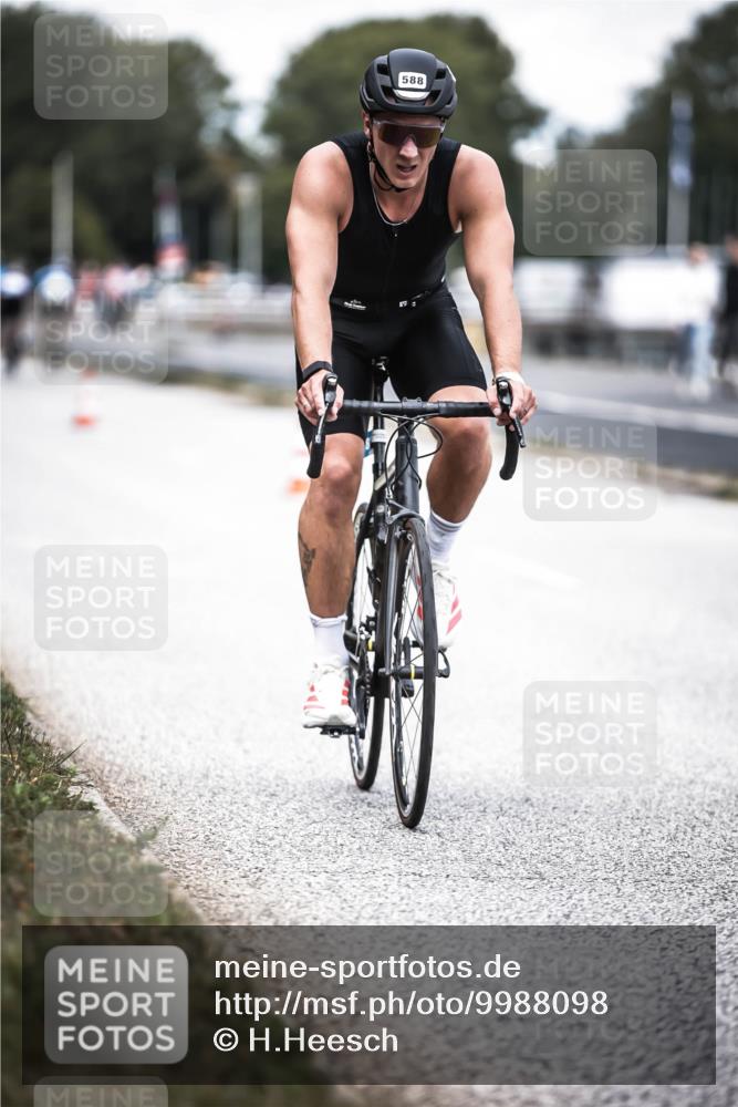 16.08.2026 - KN Förde Triathlon 2026 H.Heesch http://msf.ph/oto/9988098 16.08.2026 13:13:03 Radfahren 549, 556, 588, 606, 734 meine-sportfotos.de