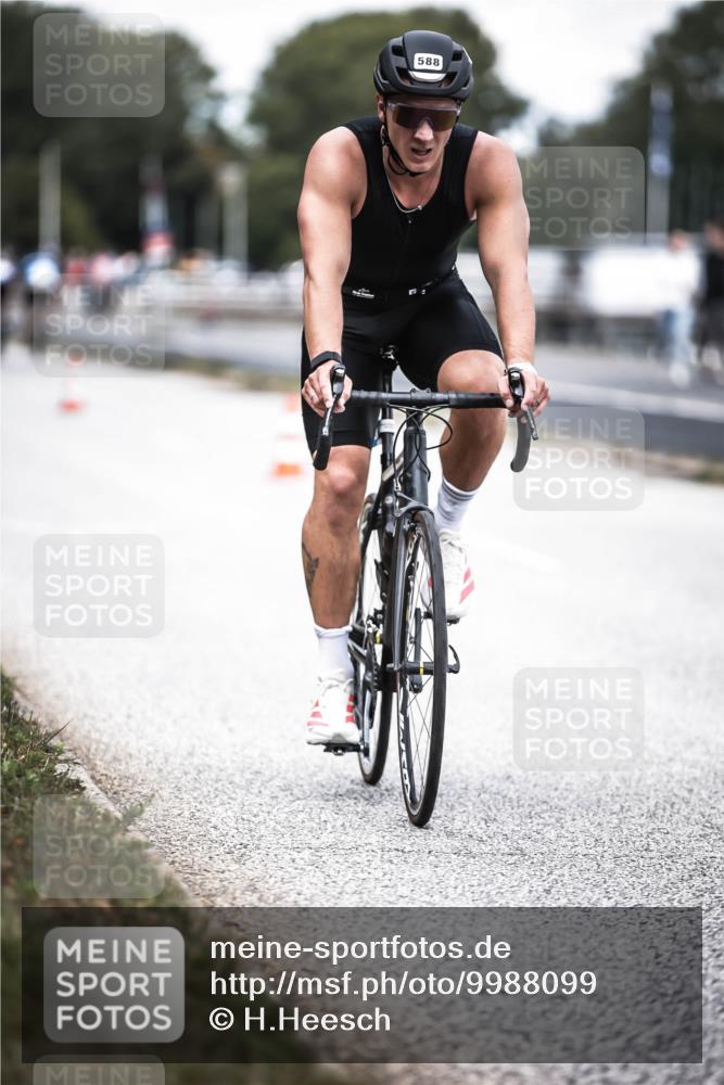 16.08.2026 - KN Förde Triathlon 2026 H.Heesch http://msf.ph/oto/9988099 16.08.2026 13:13:03 Radfahren 549, 556, 588, 606, 734 meine-sportfotos.de