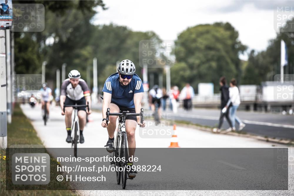 16.08.2026 - KN Förde Triathlon 2026 H.Heesch http://msf.ph/oto/9988224 16.08.2026 13:13:47 Radfahren 567, 571, 577, 585, 599, 703 meine-sportfotos.de