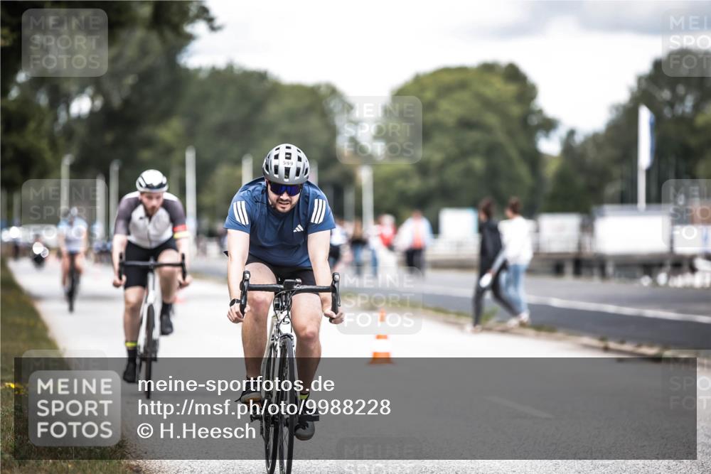 16.08.2026 - KN Förde Triathlon 2026 H.Heesch http://msf.ph/oto/9988228 16.08.2026 13:13:47 Radfahren 567, 571, 577, 585, 599, 703 meine-sportfotos.de