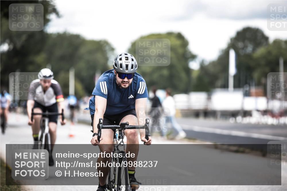 16.08.2026 - KN Förde Triathlon 2026 H.Heesch http://msf.ph/oto/9988237 16.08.2026 13:13:48 Radfahren 567, 571, 577, 585, 599, 608, 703 meine-sportfotos.de