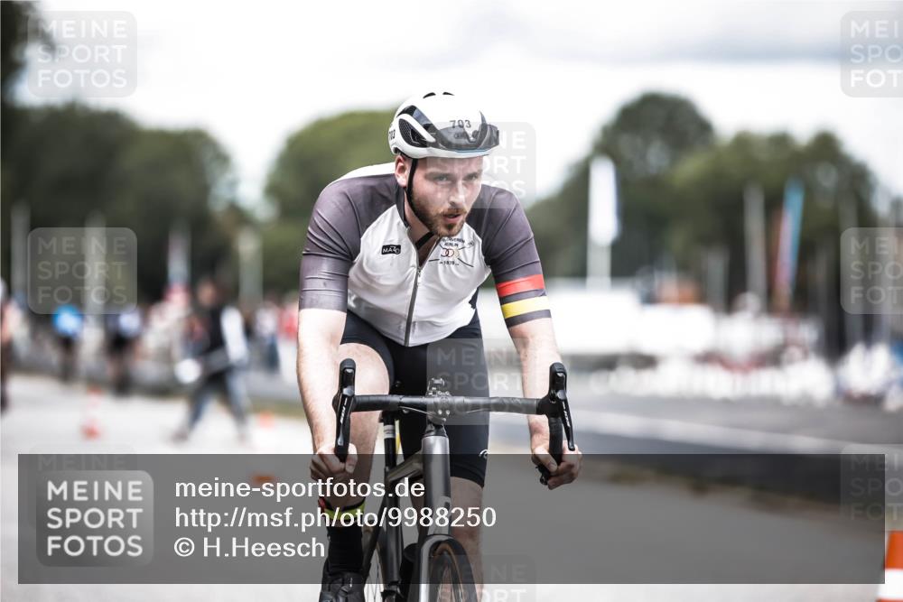 16.08.2026 - KN Förde Triathlon 2026 H.Heesch http://msf.ph/oto/9988250 16.08.2026 13:13:49 Radfahren 535, 567, 571, 585, 599, 608, 703, 731 meine-sportfotos.de