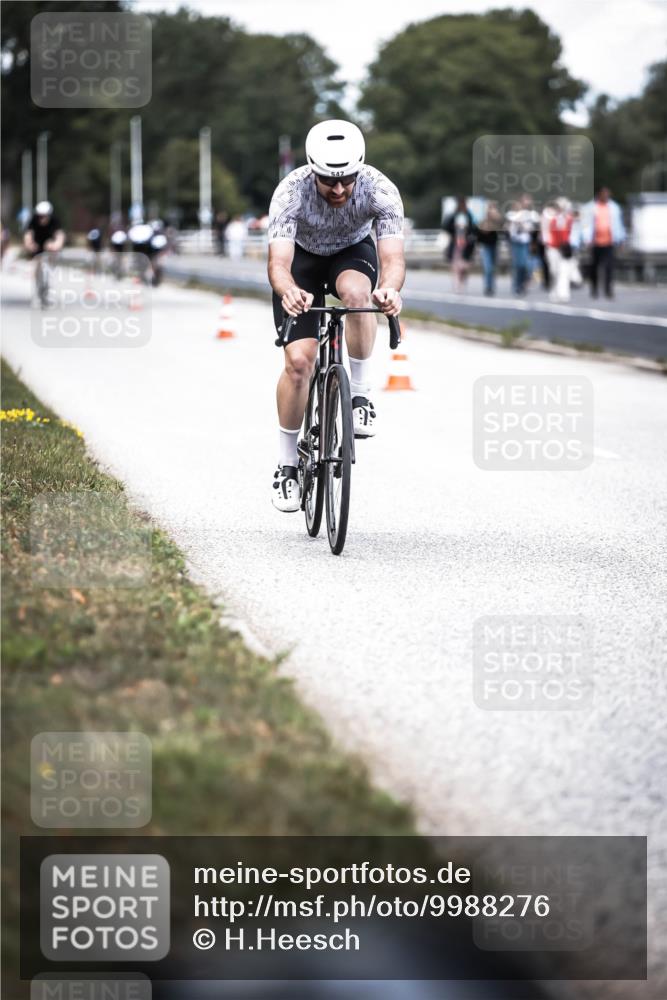 16.08.2026 - KN Förde Triathlon 2026 H.Heesch http://msf.ph/oto/9988276 16.08.2026 13:14:09 Radfahren 509, 545 meine-sportfotos.de