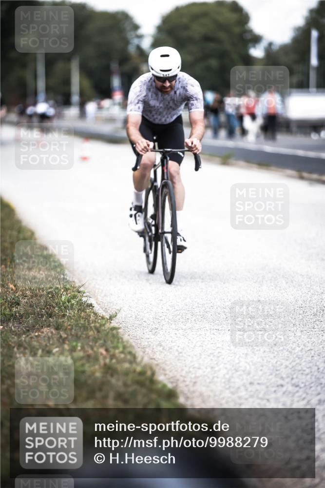 16.08.2026 - KN Förde Triathlon 2026 H.Heesch http://msf.ph/oto/9988279 16.08.2026 13:14:09 Radfahren 509, 545 meine-sportfotos.de