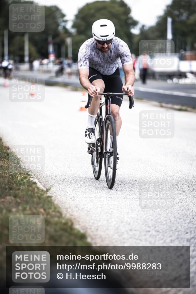 16.08.2026 - KN Förde Triathlon 2026 H.Heesch http://msf.ph/oto/9988283 16.08.2026 13:14:09 Radfahren 509, 545 meine-sportfotos.de