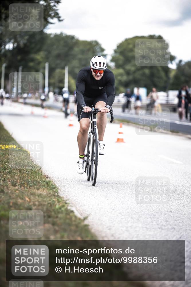 16.08.2026 - KN Förde Triathlon 2026 H.Heesch http://msf.ph/oto/9988356 16.08.2026 13:14:24 Radfahren 546, 555, 561, 568, 610, 705, 740 meine-sportfotos.de
