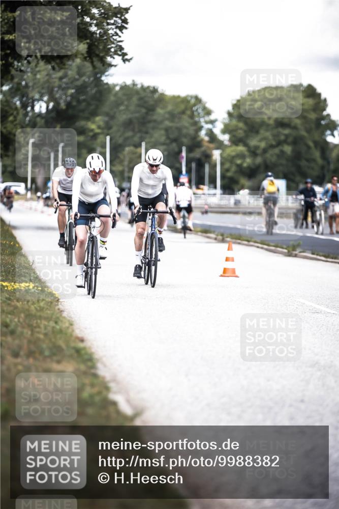 16.08.2026 - KN Förde Triathlon 2026 H.Heesch http://msf.ph/oto/9988382 16.08.2026 13:14:37 Radfahren 521, 533, 724, 726, 739 meine-sportfotos.de