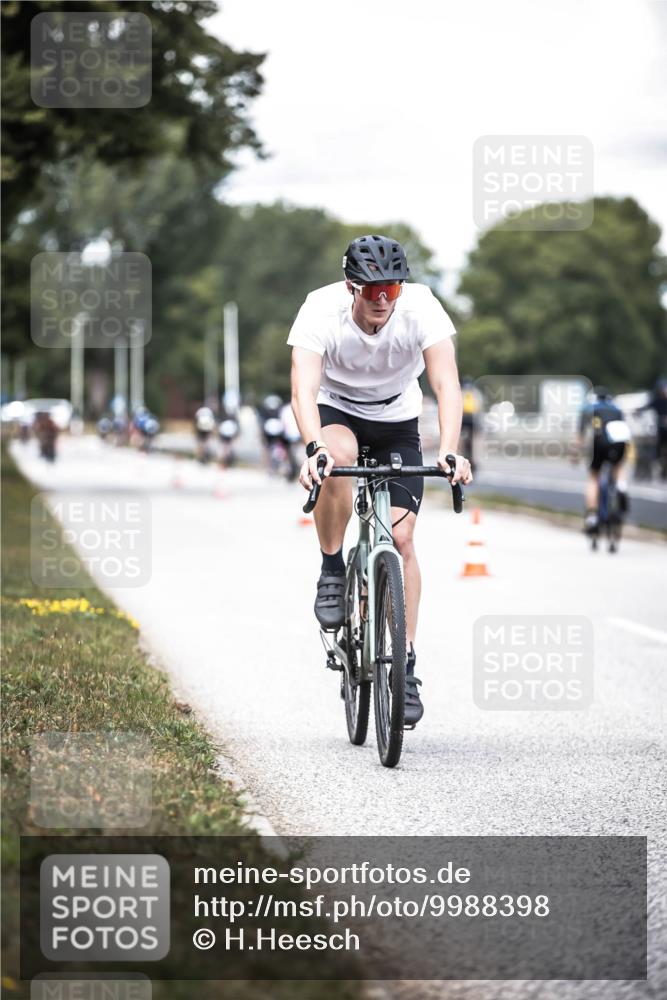 16.08.2026 - KN Förde Triathlon 2026 H.Heesch http://msf.ph/oto/9988398 16.08.2026 13:14:39 Radfahren 528, 533, 724, 726, 739 meine-sportfotos.de
